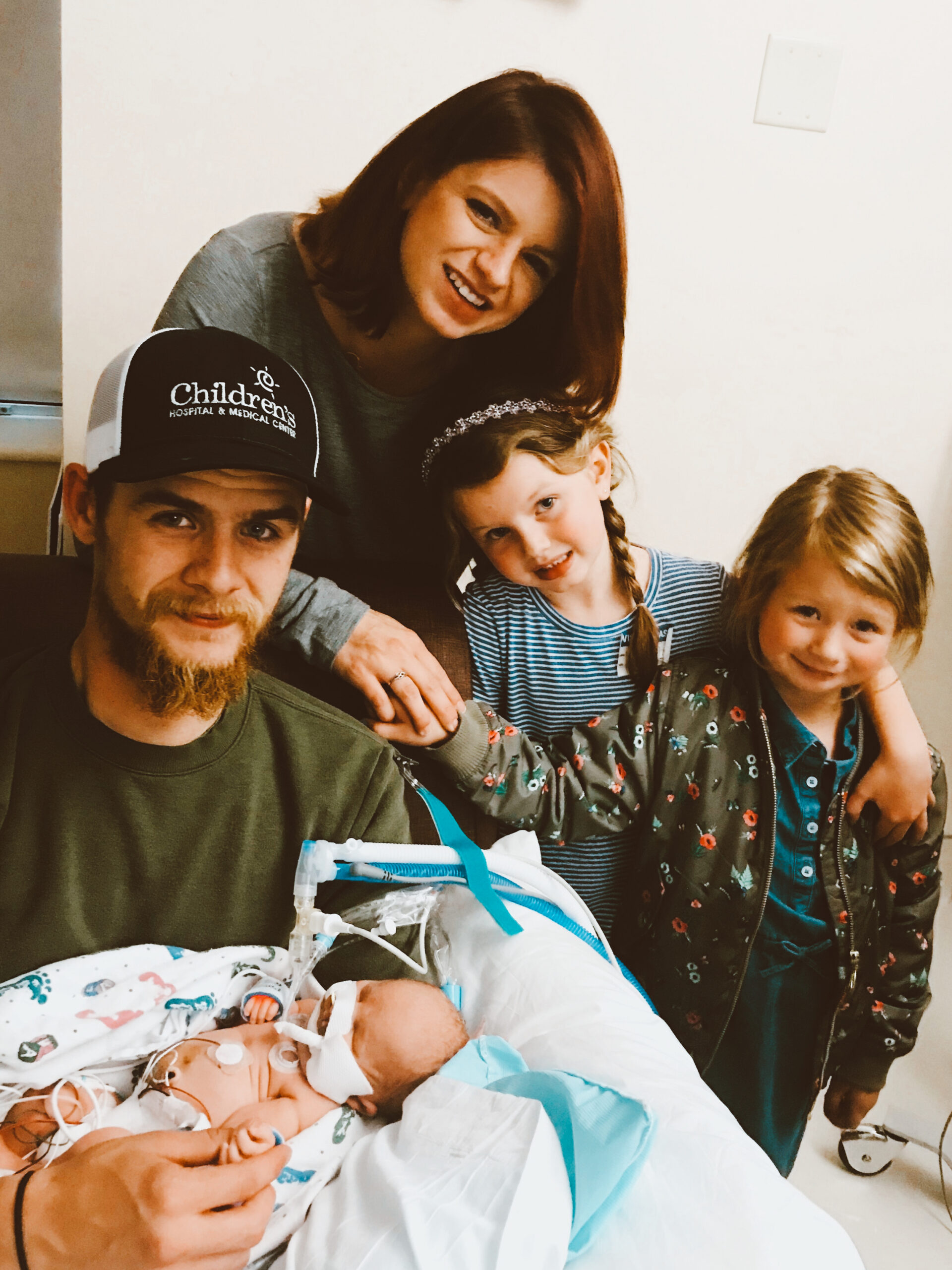 The Farmer family with newborn Izzy after birth